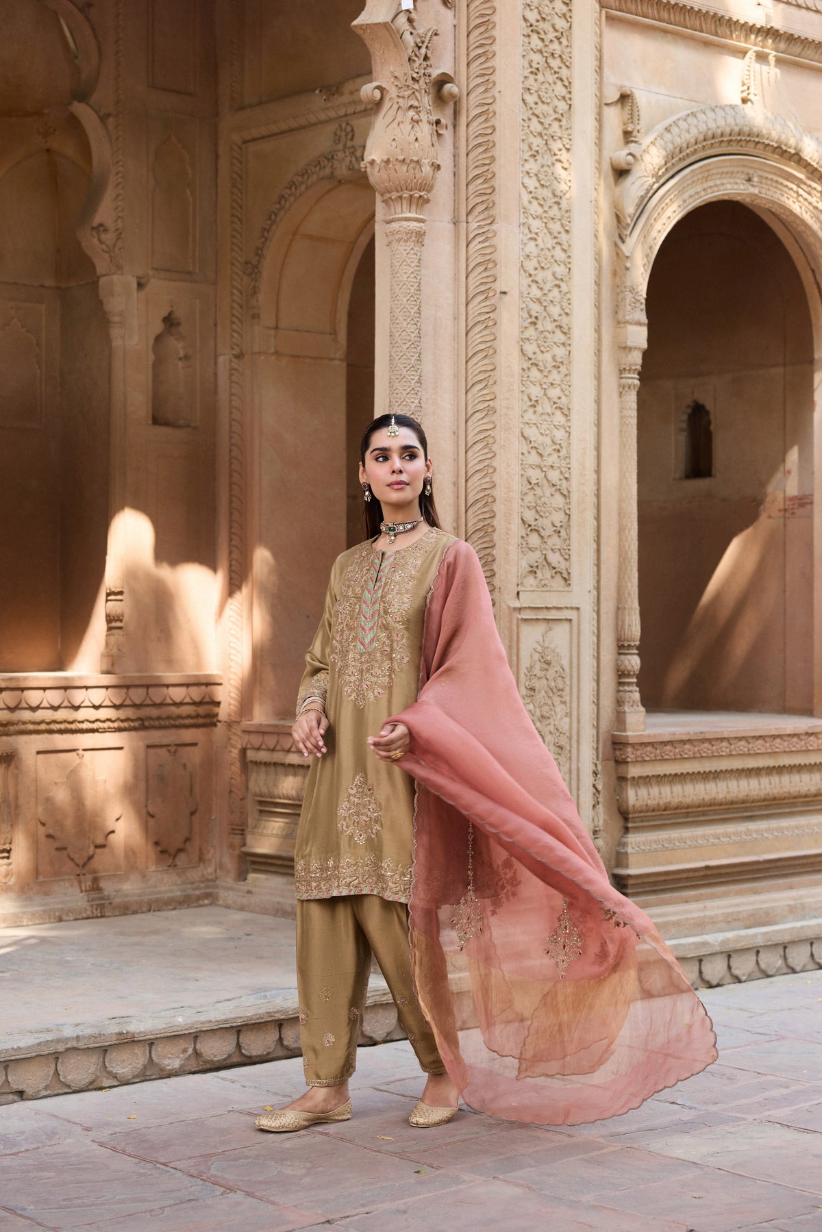HEENA PURE SILK HANDCRAFTED GOLD CHOGA SET