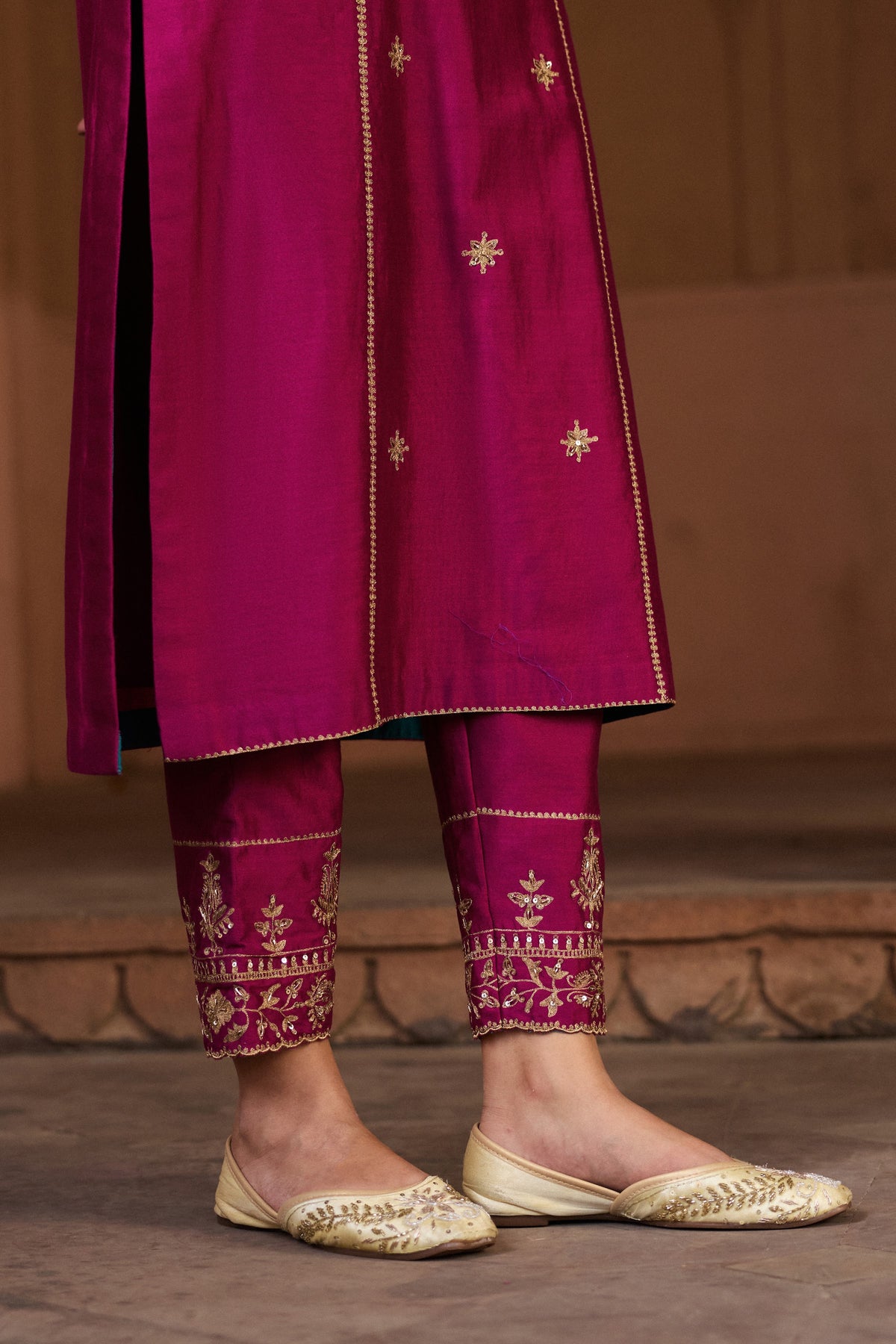 SHARVARI SILK CHANDERI HANDCRAFTED MAGENTA STRAIGHT KURTA SET