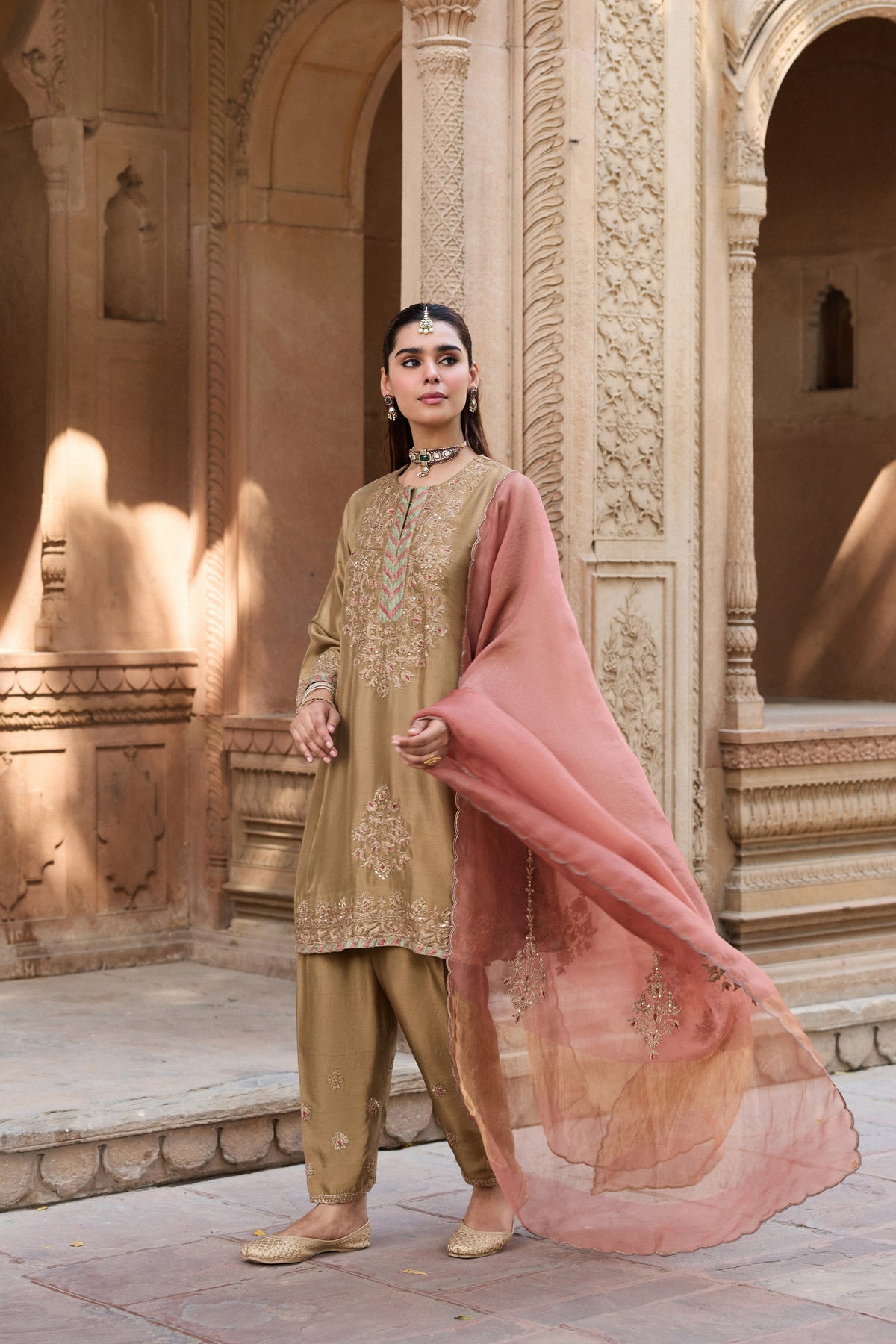HEENA PURE SILK HANDCRAFTED GOLD CHOGA SET