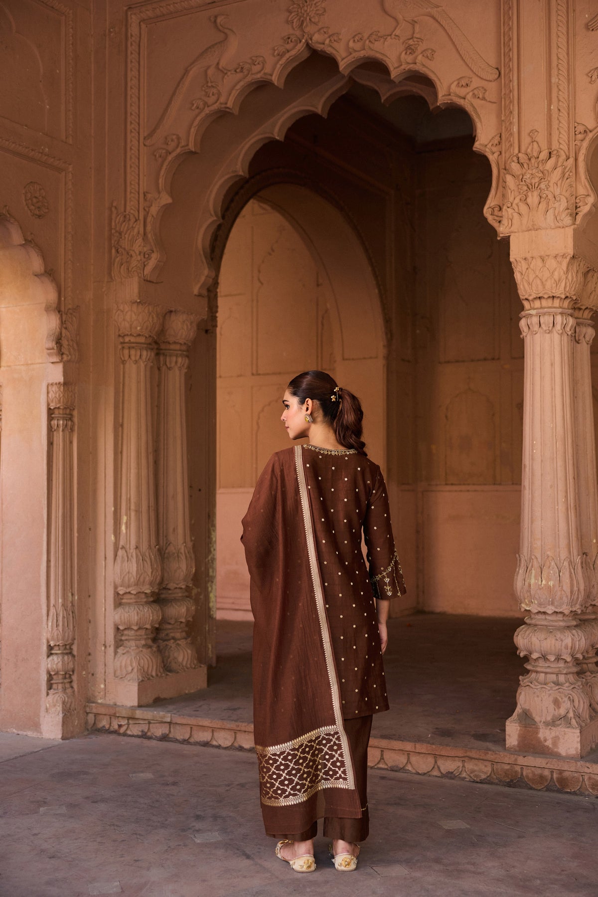 VEDA BANARASI CHANDERI JACQUARD HANDCRAFTED STRAIGHT MOCHA MOUSE KURTA SET