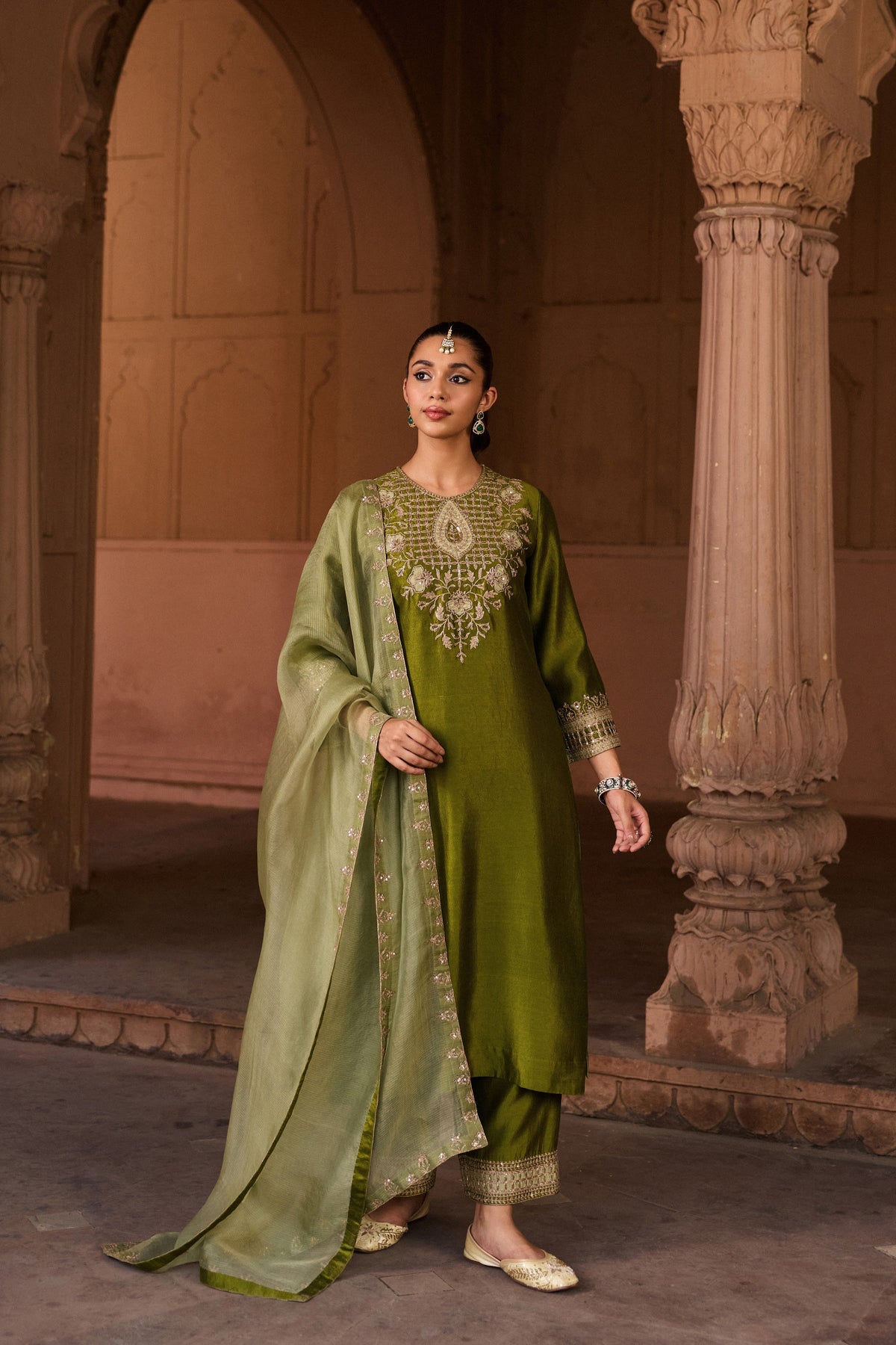 DEVYANI PURE SILK HANDCRAFTED OLIVE GREEN STRAIGHT KURTA SET