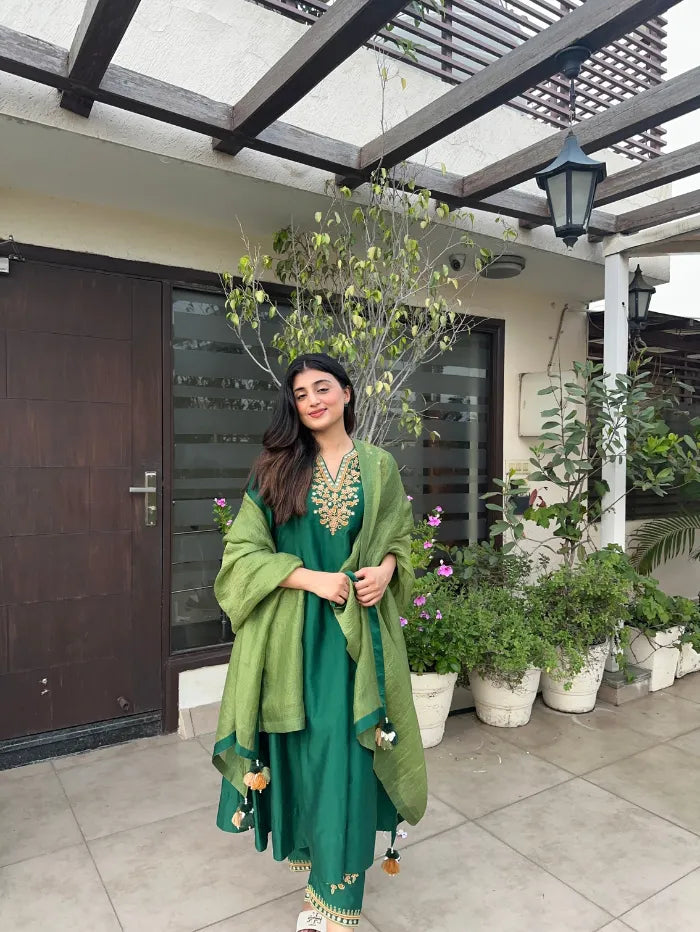 Aishwaryaa Singhal in Lehar Emerald Green Mirror Work Silk Chanderi Handcrafted Kurta Set