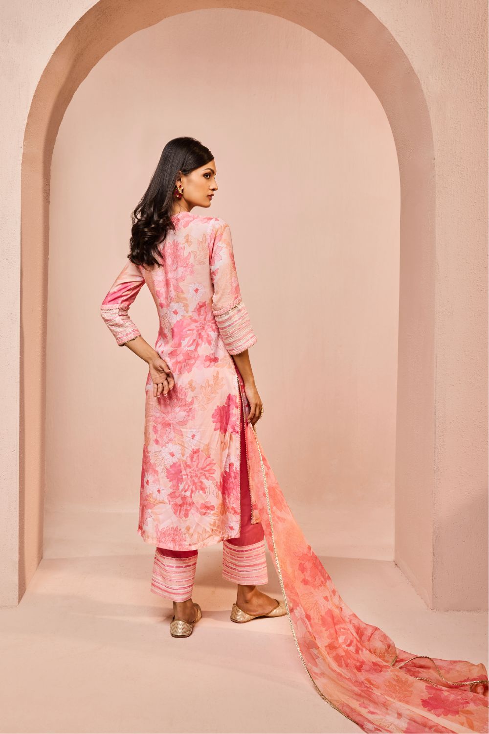 JUHI PINK FLORAL PRINTED KURTA SET