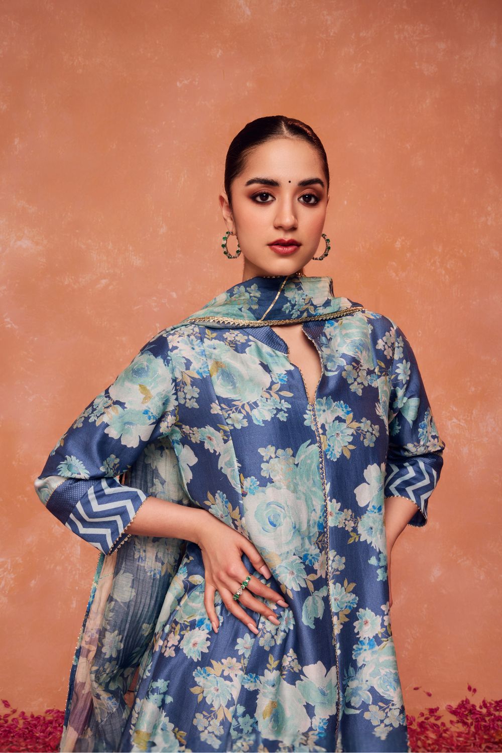 GULNAZ BLUE FLORAL PRINTED SILK CHANDERI KURTA SET