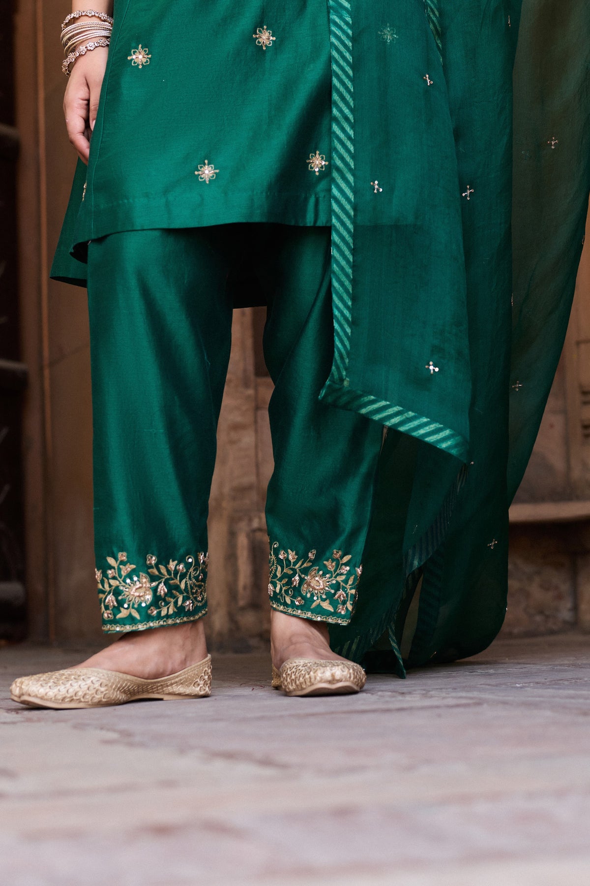 RAINA SILK CHANDERI HANDCRAFTED EMERALD GREEN CHOGA SET