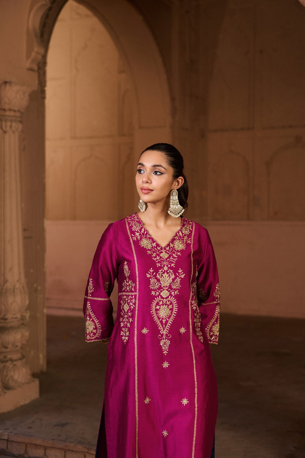 SHARVARI SILK CHANDERI HANDCRAFTED MAGENTA STRAIGHT KURTA SET