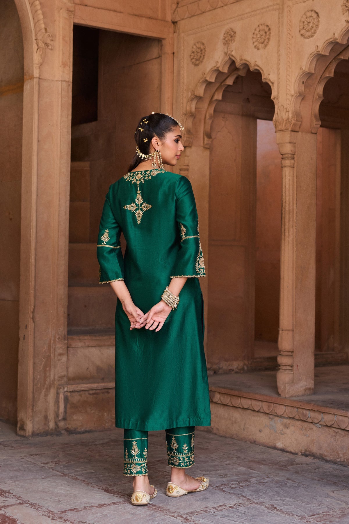 SHARVARI SILK CHANDERI HANDCRAFTED EMERALD GREEN STRAIGHT KURTA SET