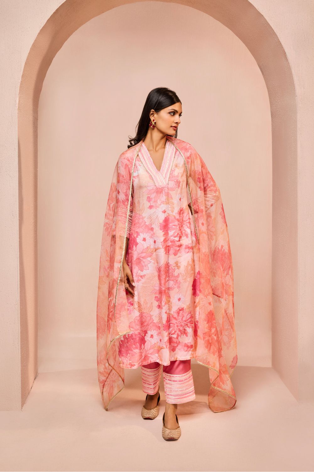 JUHI PINK FLORAL PRINTED KURTA SET