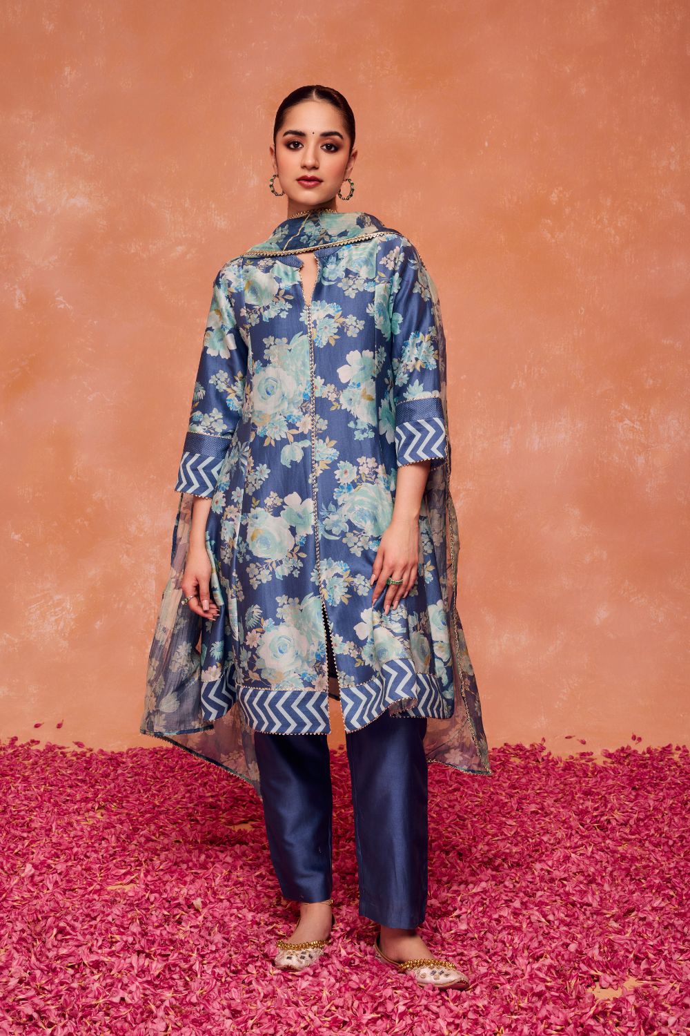 GULNAZ BLUE FLORAL PRINTED SILK CHANDERI KURTA SET