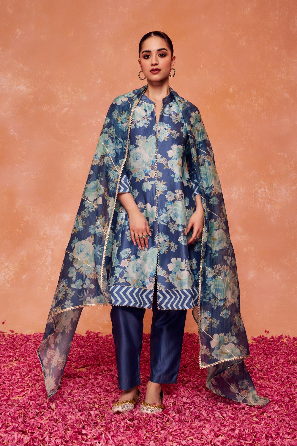 GULNAZ BLUE FLORAL PRINTED SILK CHANDERI KURTA SET