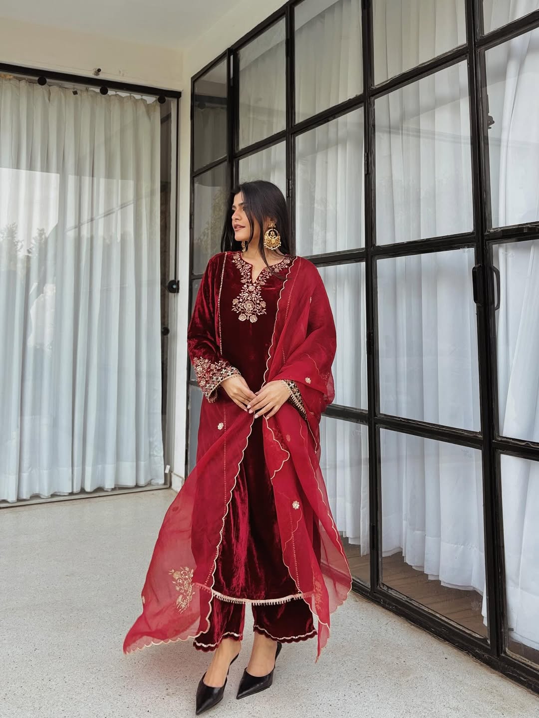 KRITIKA KHURANA IN NOORANI RED SILK VELVET HANDCRAFTED KURTA SET