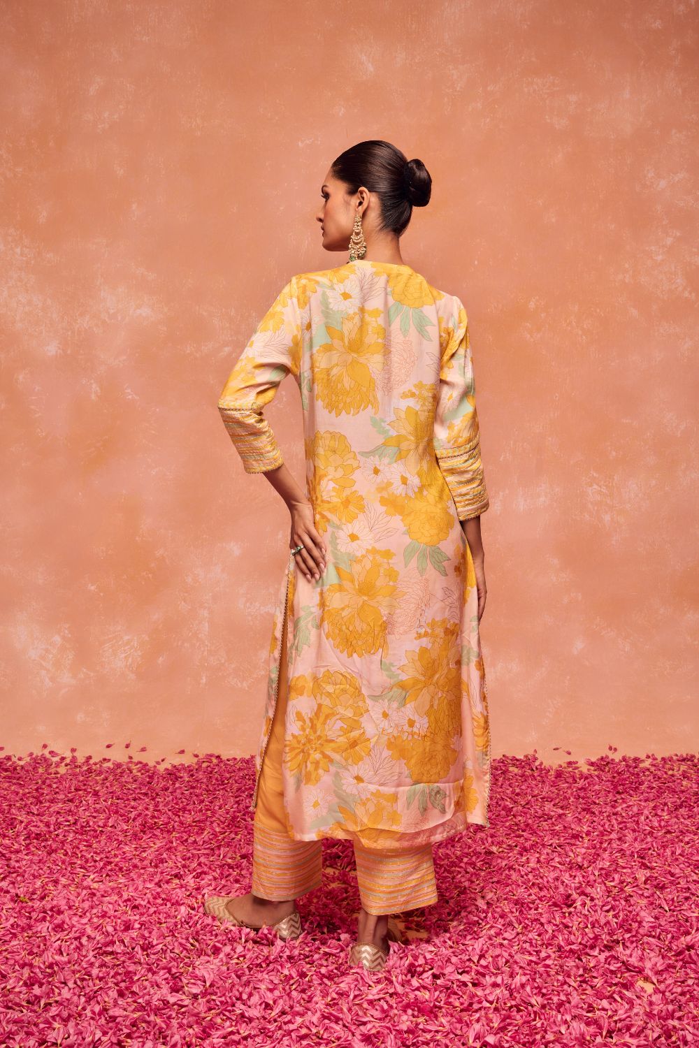 JUHI YELLOW FLORAL PRINTED KURTA SET