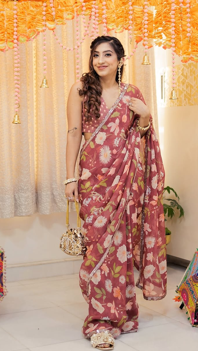Amy Chhabra In ANCHAL BRICK RED FLORAL PRINTED HANDCRAFTED ORGANZA SAREE
