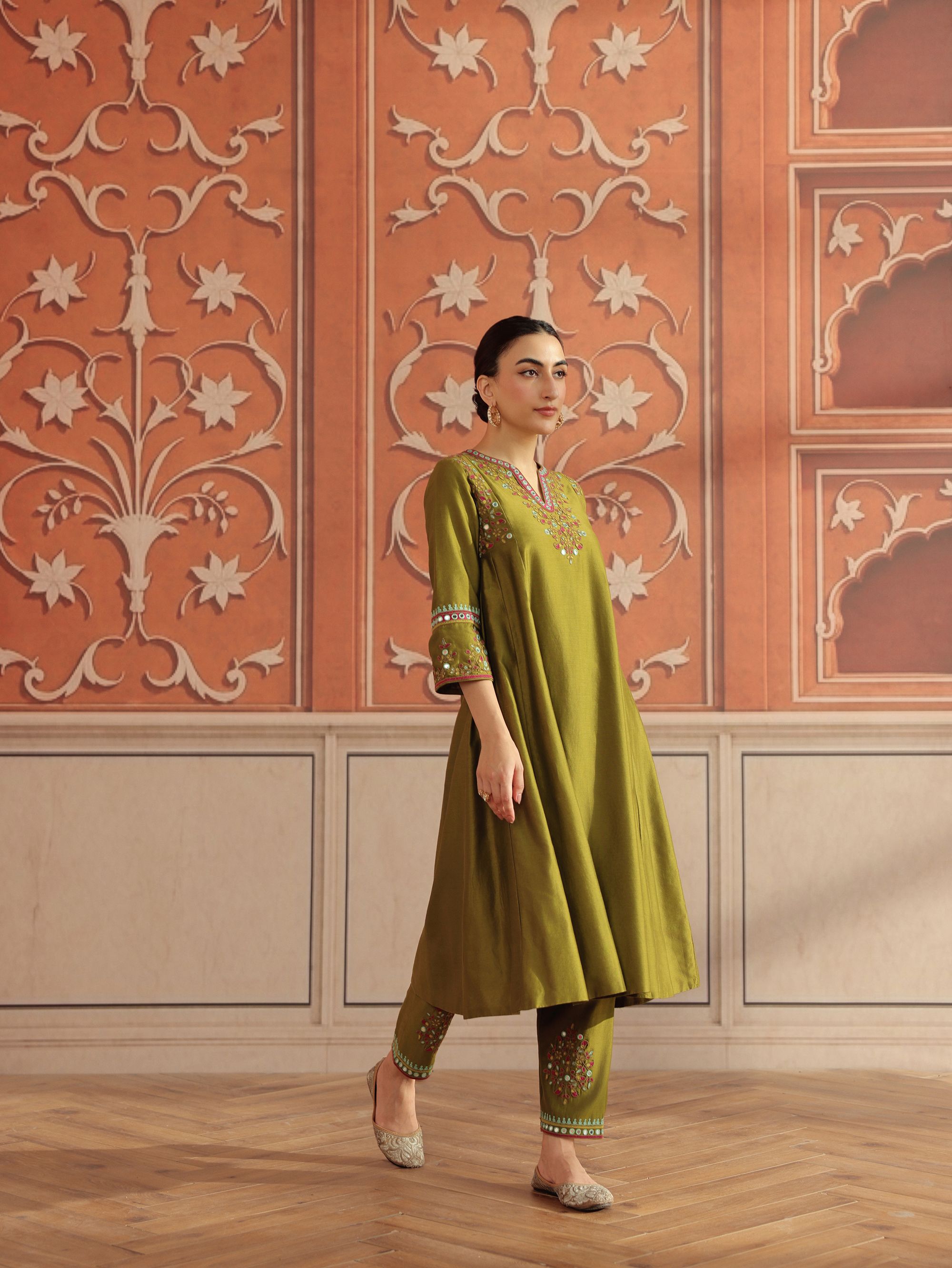 Lehar Olive Green Mirror Work Silk Chanderi Handcrafted Kurta Set