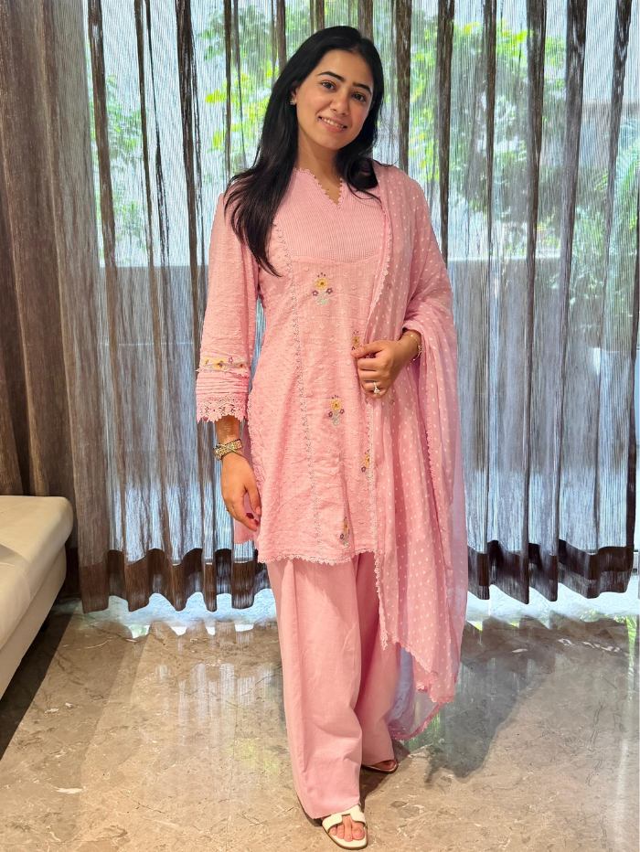 Aishani Sapra In Laila Lavender Cotton Slub Jacquard Handcrafted Short Kurta Set with Aari embroidery and Farshi Salwar