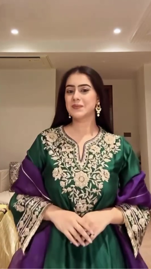 Noor Gurjal in Kainat Silk Chanderi Embroidered Emerald Green A-Line Choga Set