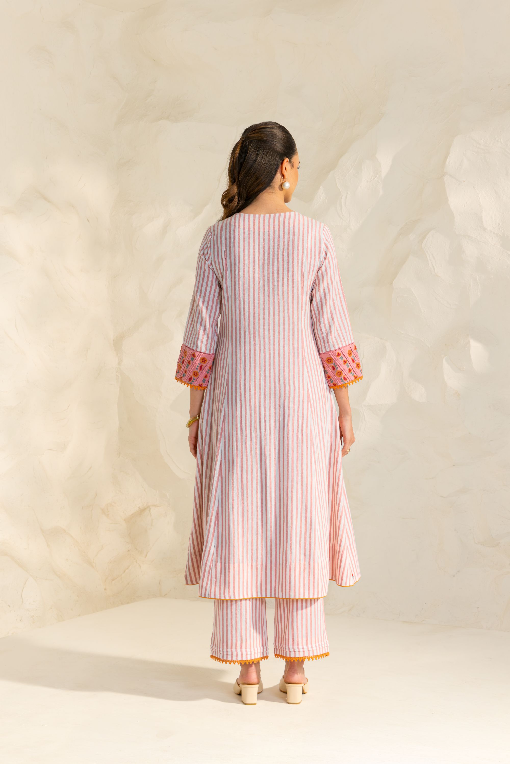 Zareen Pink Embroidered Yarn Dyed Handcrafted Kurta Set
