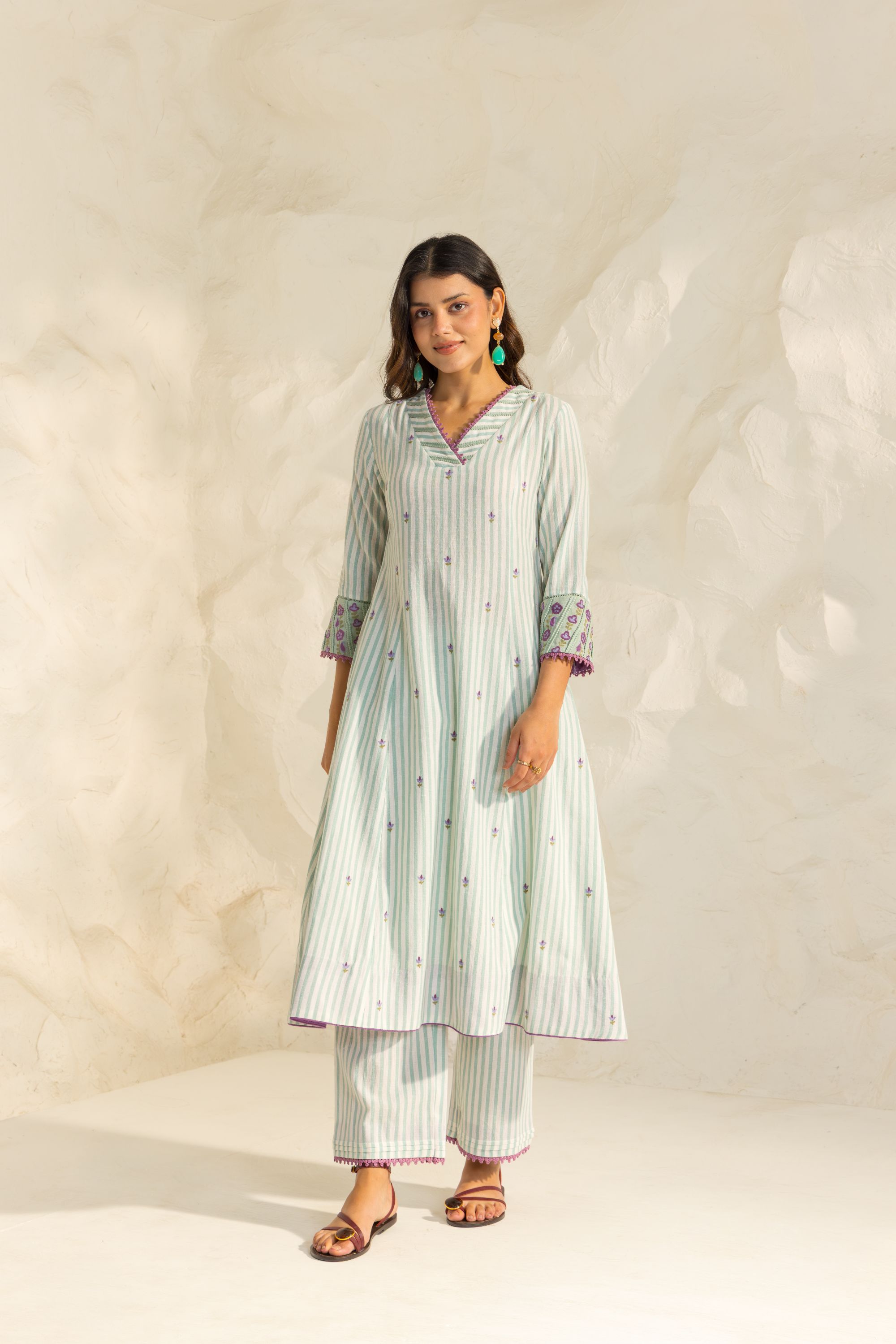 Zareen Green Embroidered Yarn Dyed Handcrafted Kurta Set