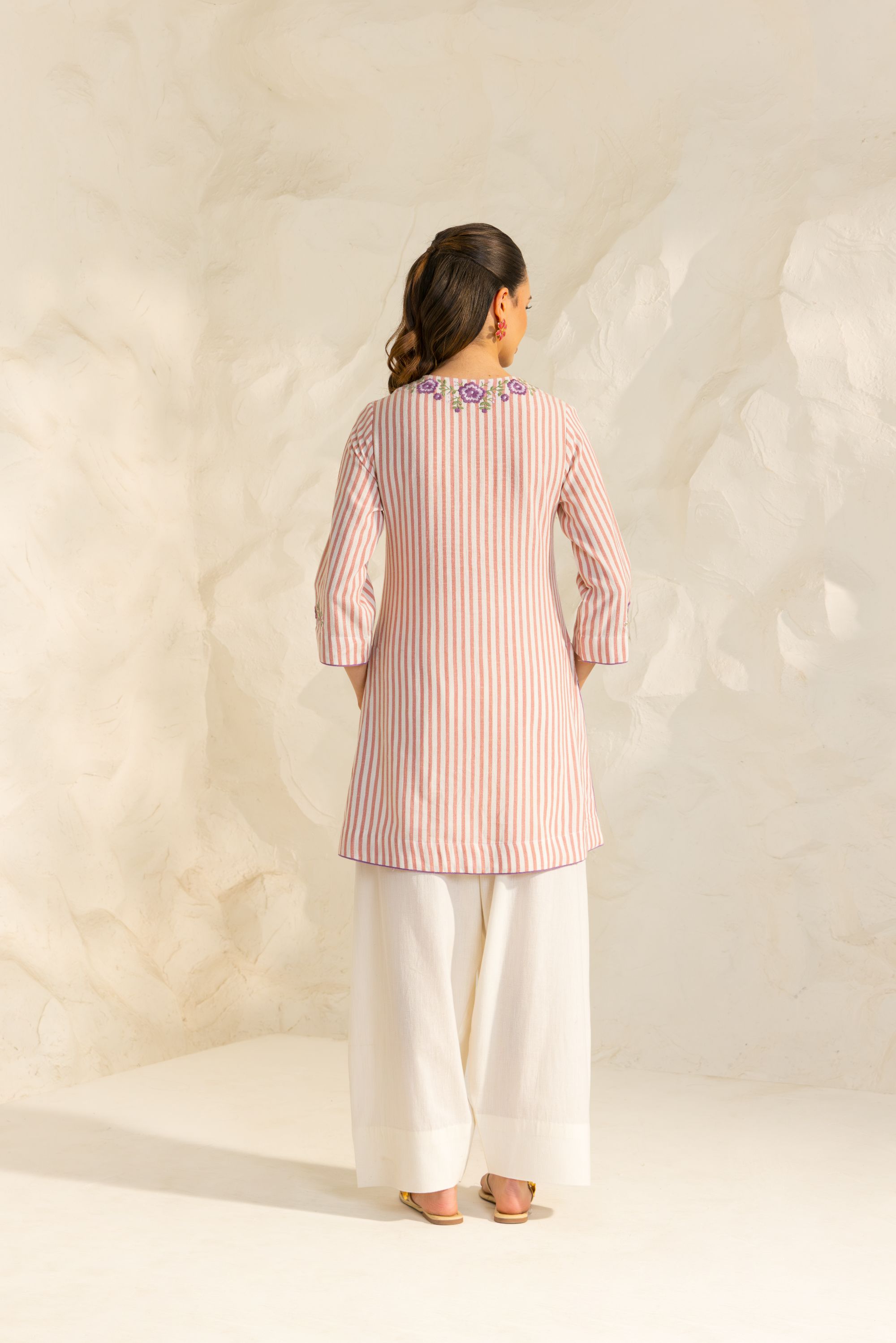 Arisha Amitha in Zainab Pink Embroidered Yarn Dyed Handcrafted Kurta Set with Farshi Salwar