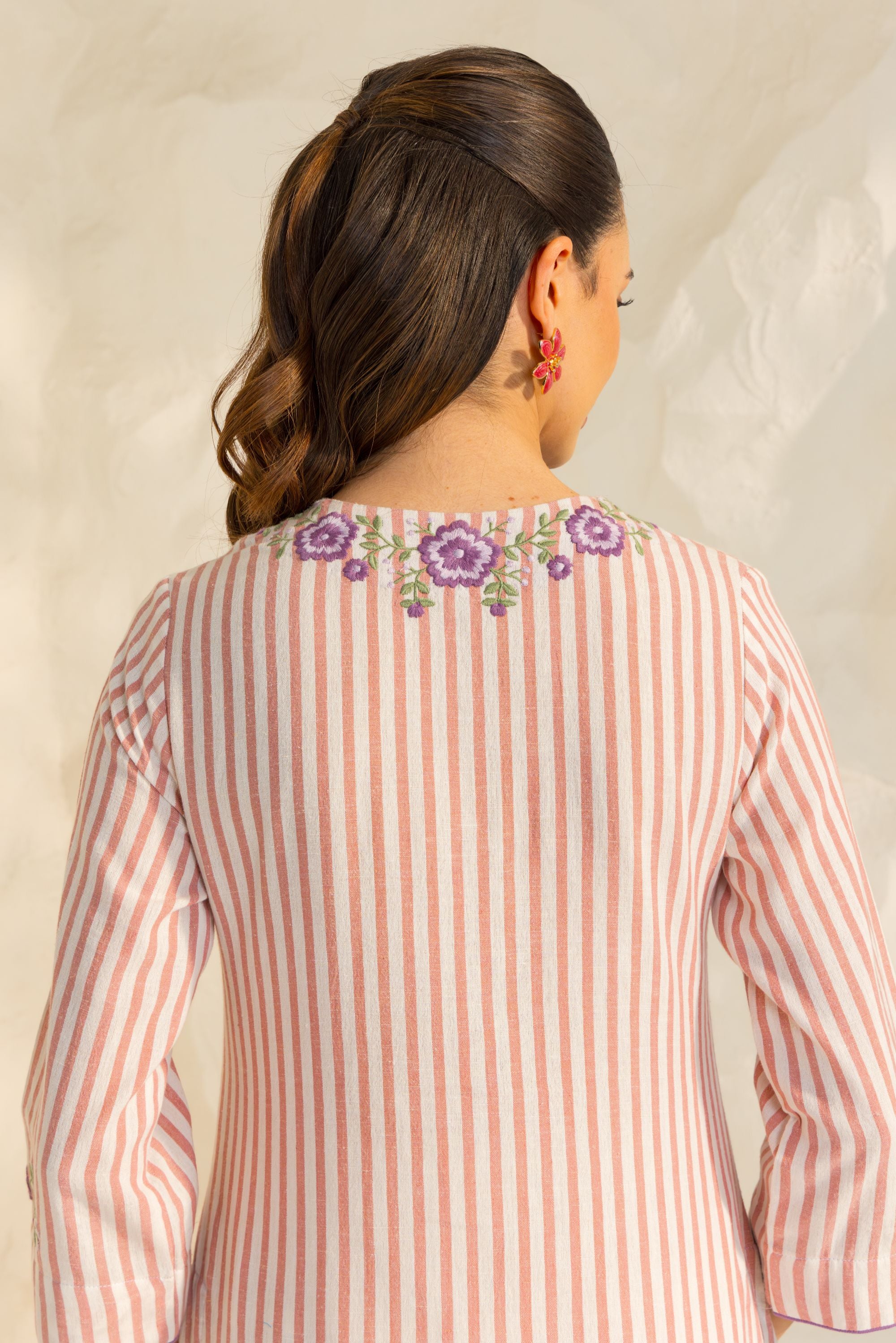 Arisha Amitha in Zainab Pink Embroidered Yarn Dyed Handcrafted Kurta Set with Farshi Salwar