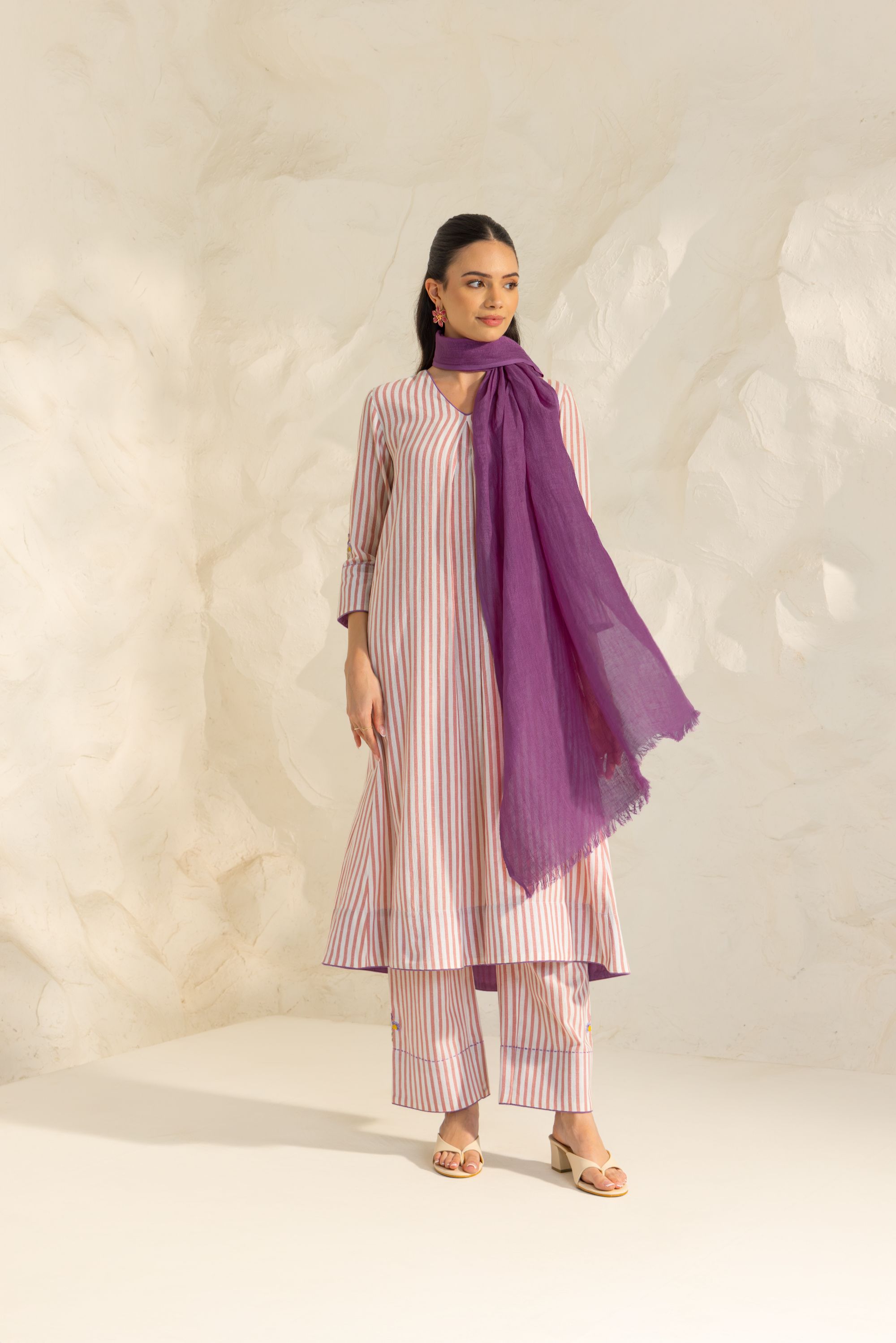 Zaria Pink Embroidered Yarn Dyed Handcrafted Kurta Set