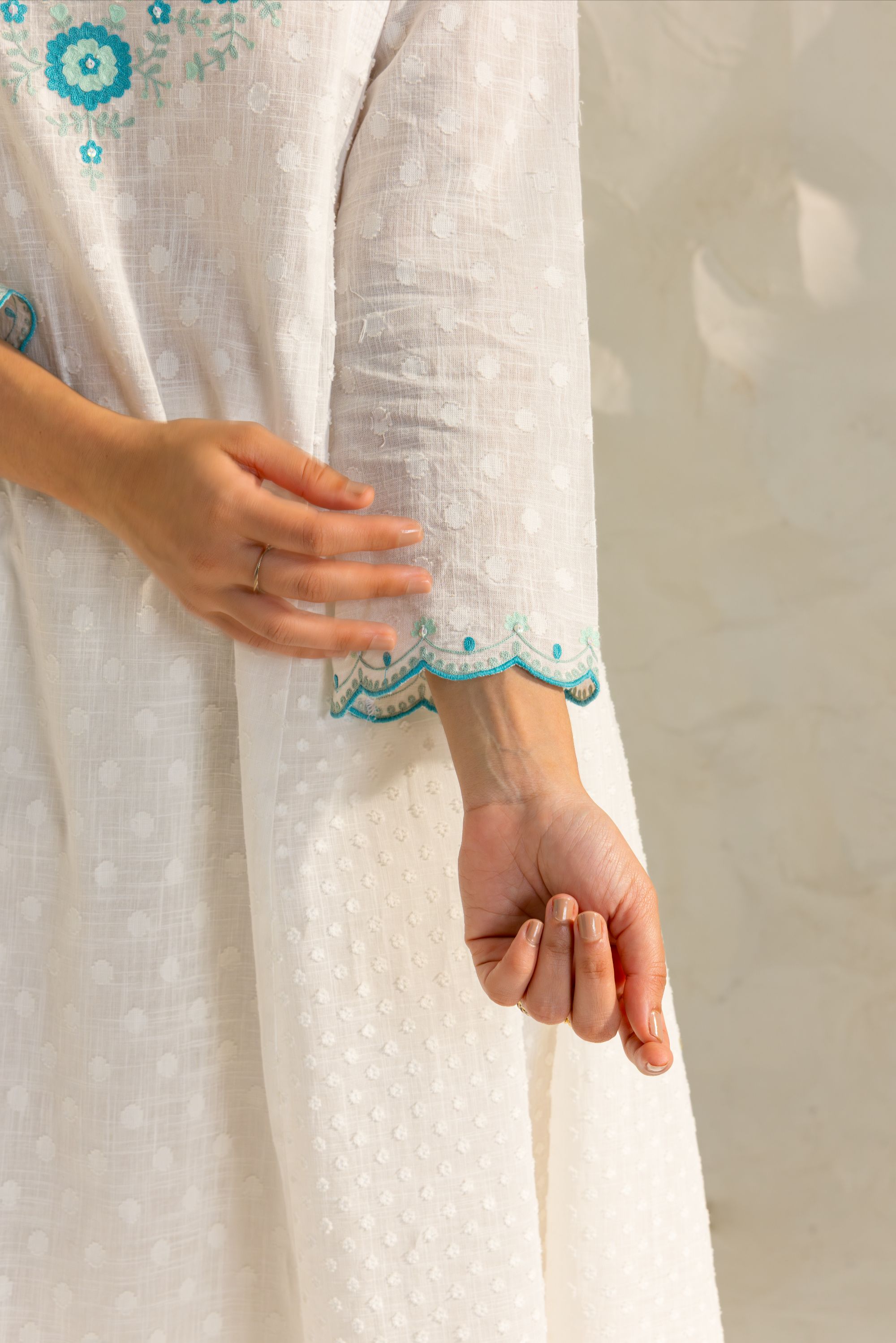 Kiara White Cotton Slub Jacquard Handcrafted Kurta Set with Aari Embroidery