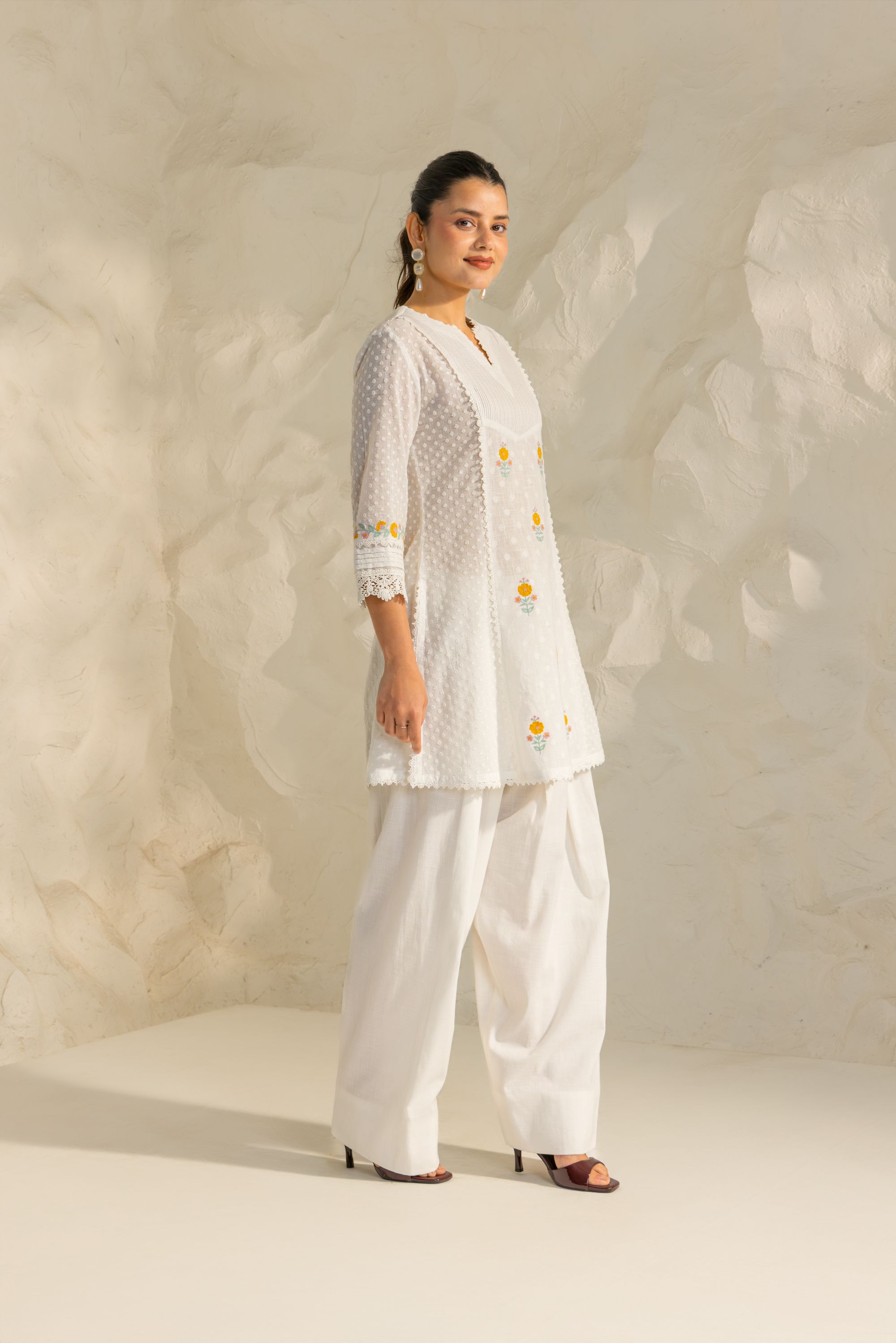 Laila White Cotton Slub Jacquard Handcrafted Short Kurta Set with Aari embroidery and Farshi Salwar