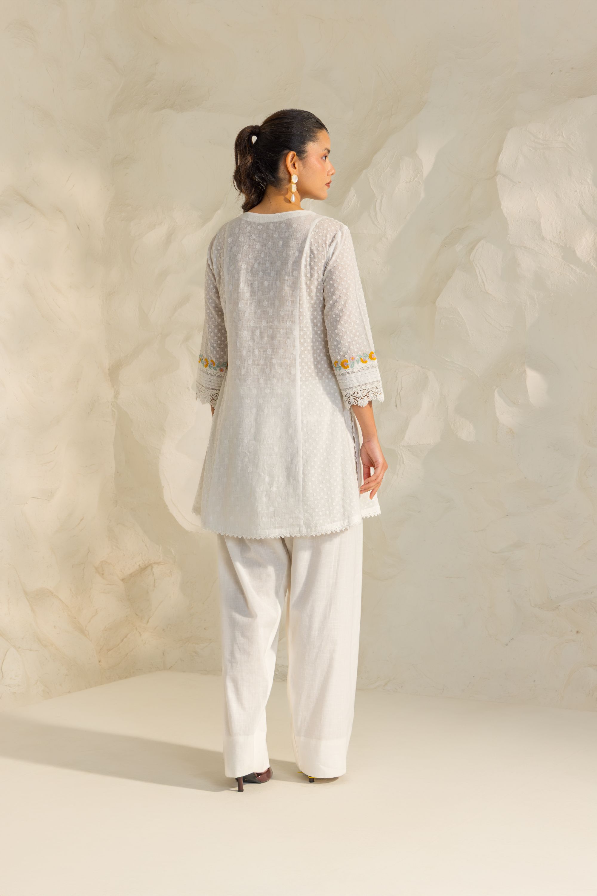 Laila White Cotton Slub Jacquard Handcrafted Short Kurta Set with Aari embroidery and Farshi Salwar