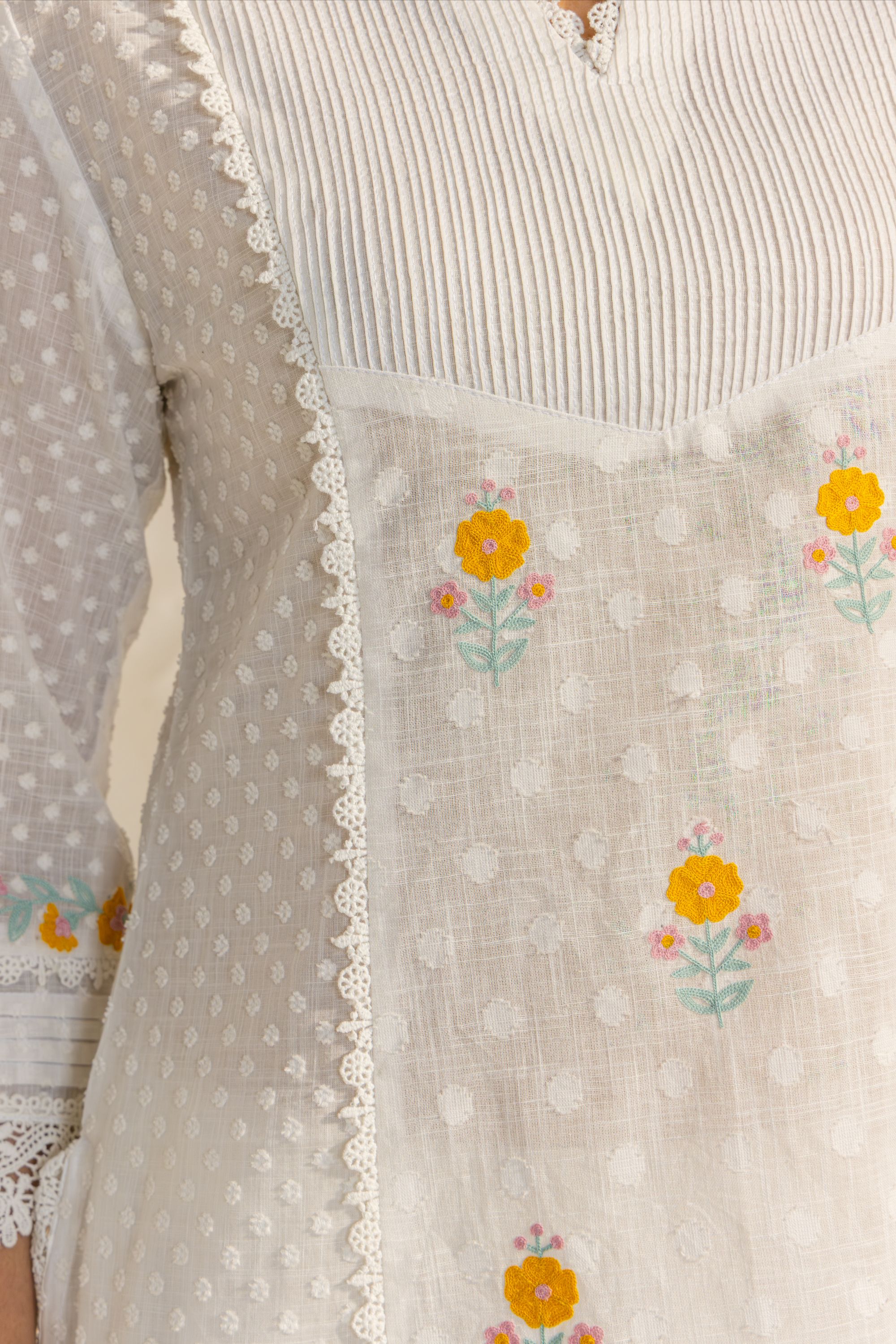 Laila White Cotton Slub Jacquard Handcrafted Short Kurta Set with Aari embroidery and Farshi Salwar