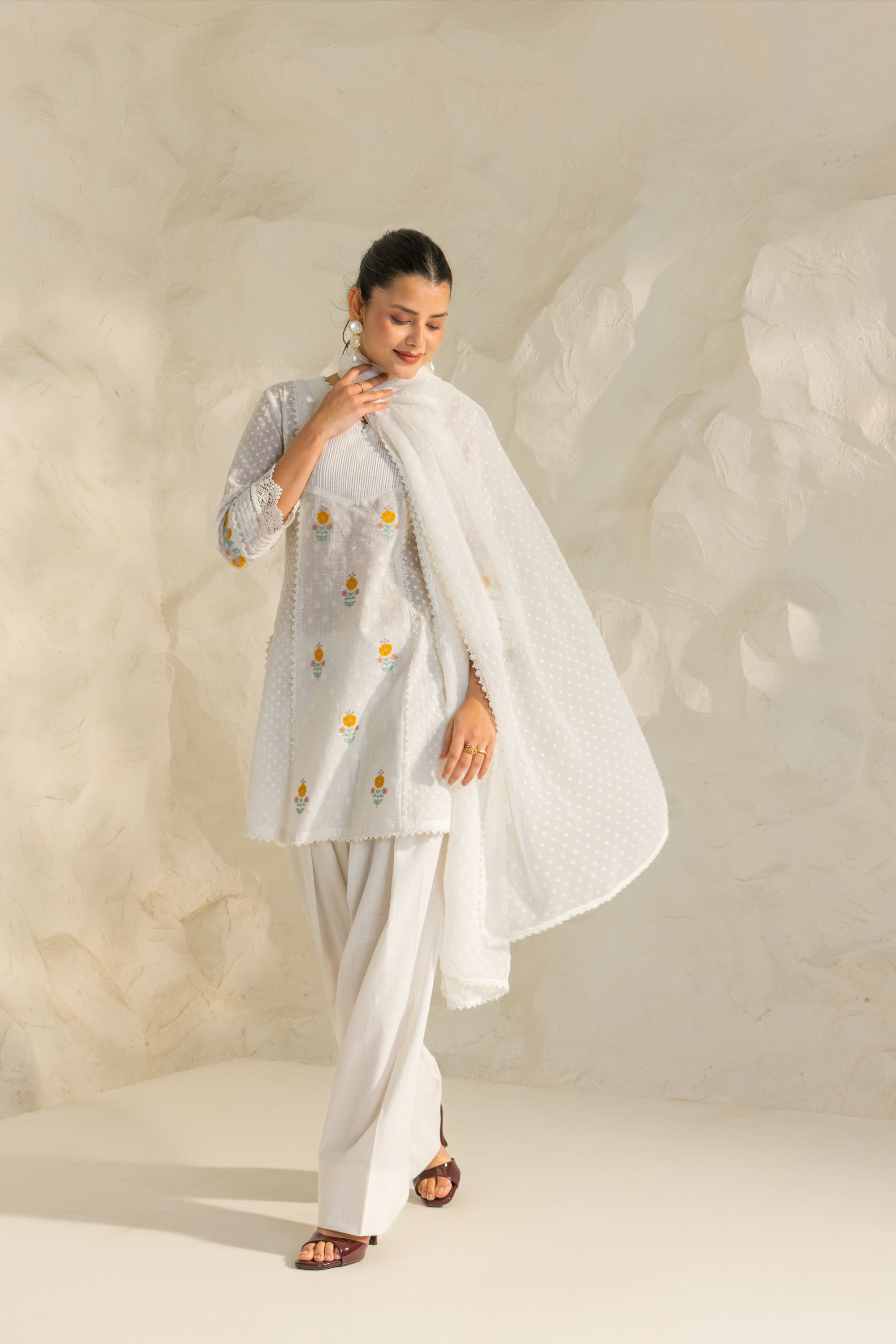 Laila White Cotton Slub Jacquard Handcrafted Short Kurta Set with Aari embroidery and Farshi Salwar