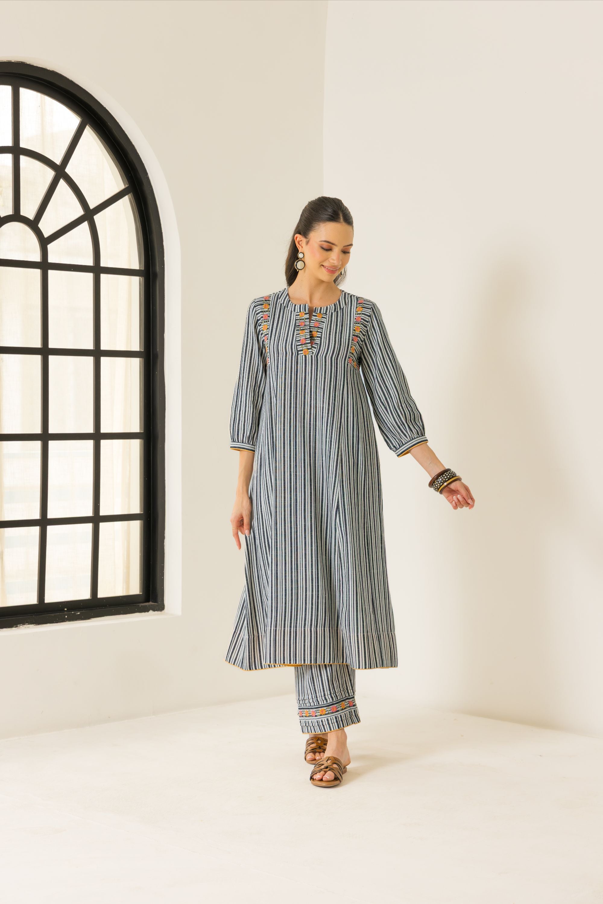 Aaliyah Ivory & Black Embroidered Yarn Dyed Cotton Handcrafted Kurta Set