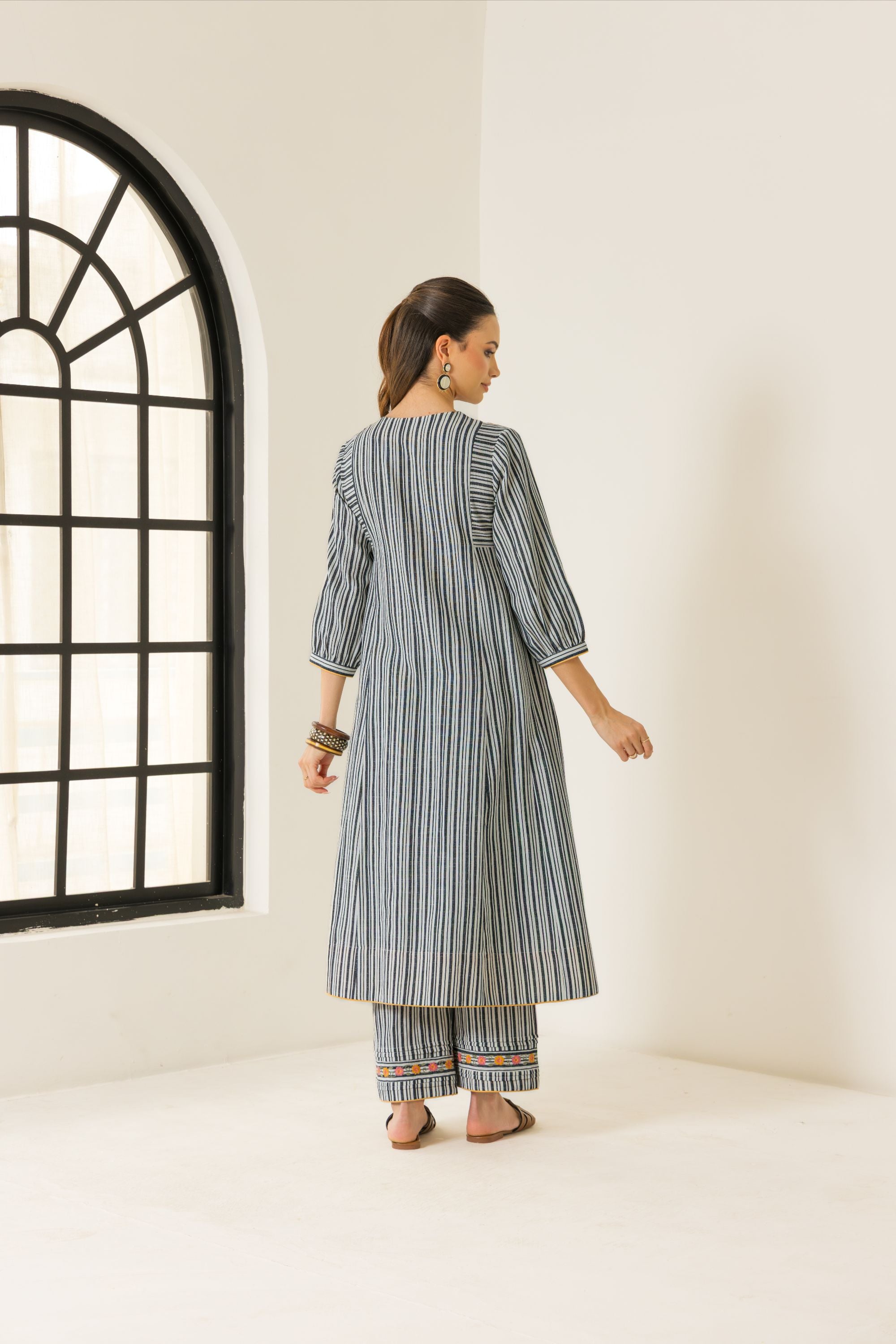 Aaliyah Ivory & Black Embroidered Yarn Dyed Cotton Handcrafted Kurta Set
