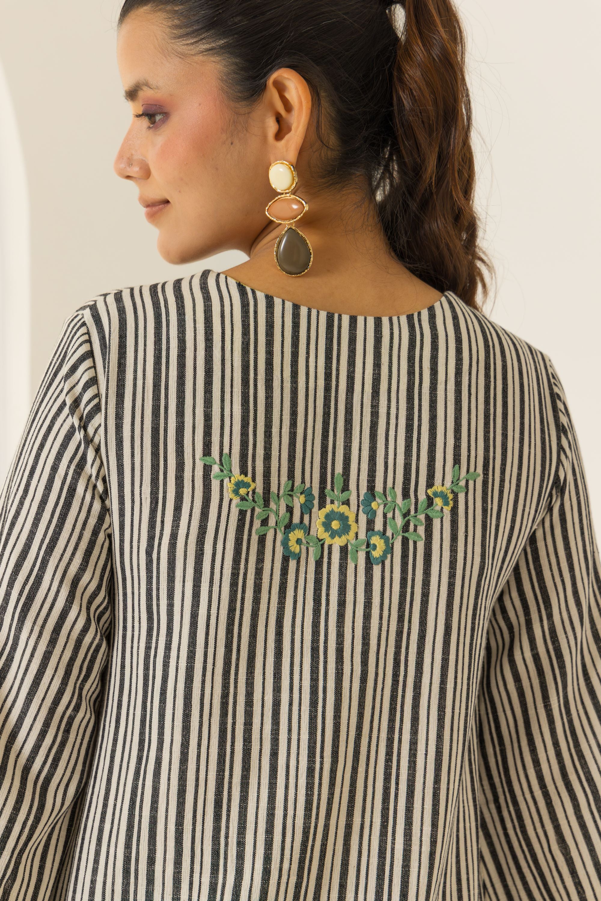 Savera Ivory & Black Embroidered Yarn Dyed Handcrafted High Low Kurta set