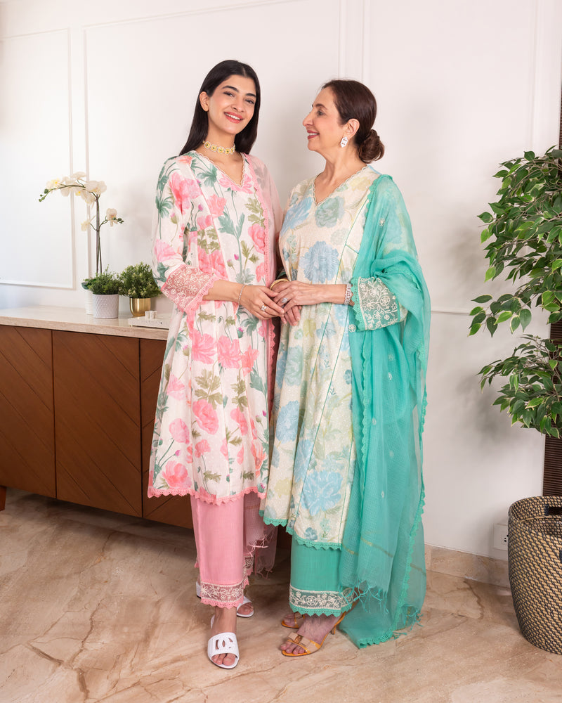 HANNA KHAN IN ANAYA PINK FLORAL PRINTED COTTON DOBBY KURTA SET