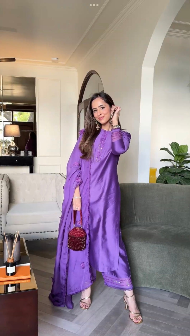 SMRIDHI OBEROI IN SAIRA PURPLE SILK CHANDERI HANDCRFATED KURTA SET
