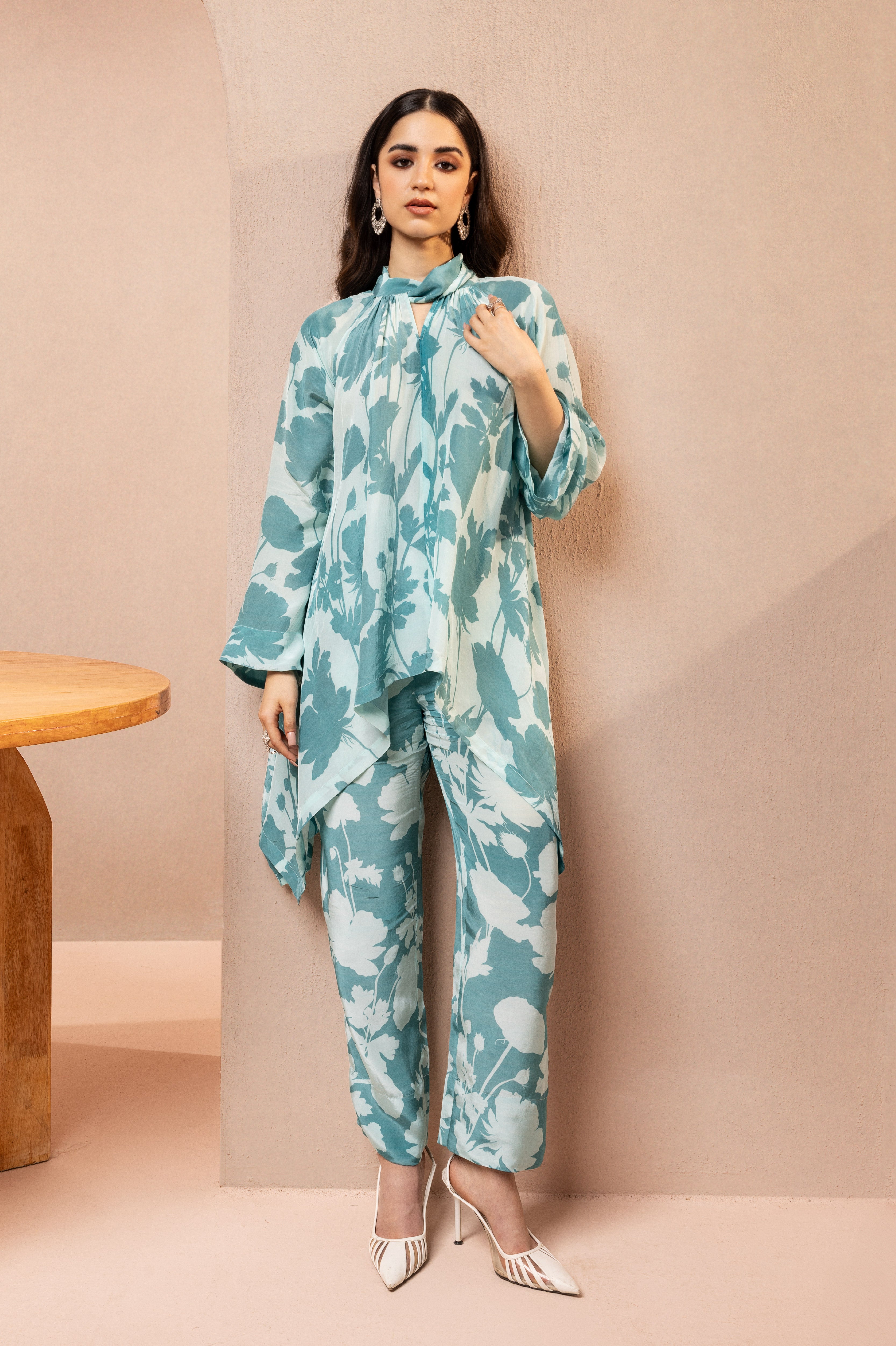 KRITIKA JAIN IN CLAIRE BLUE FLORAL PRINTED CREPE COORD SET