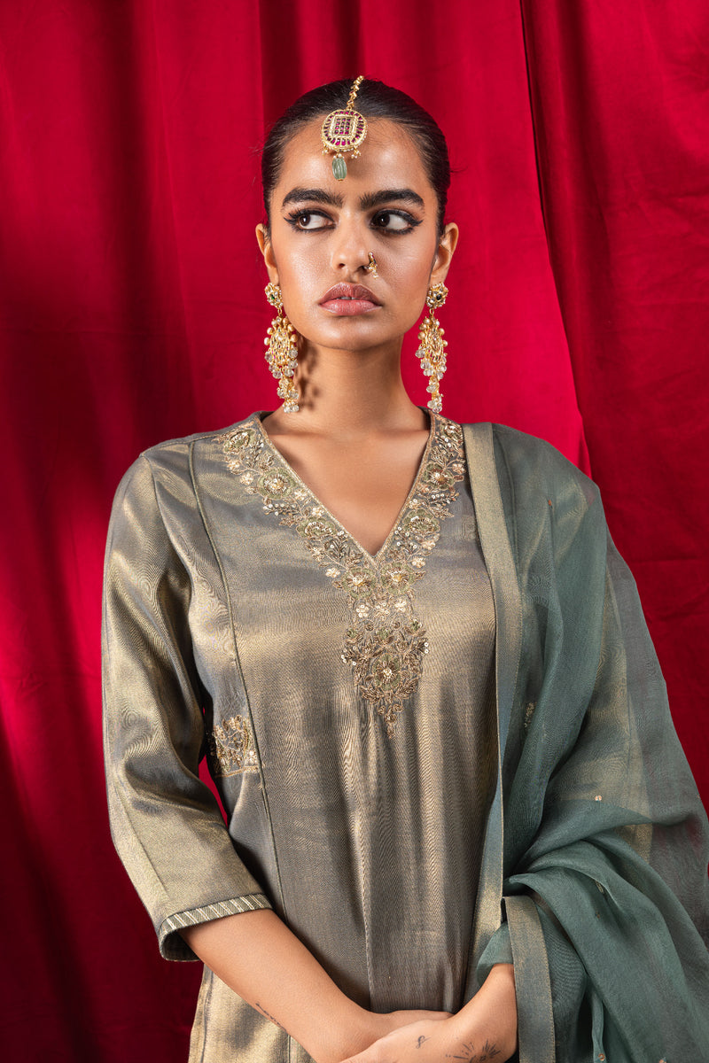 Buy Gold Kurta And Pant Pure Banarasi Tissue Silk Woven Zari Sudha Set For  Women by Taisha Online at Aza Fashions.
