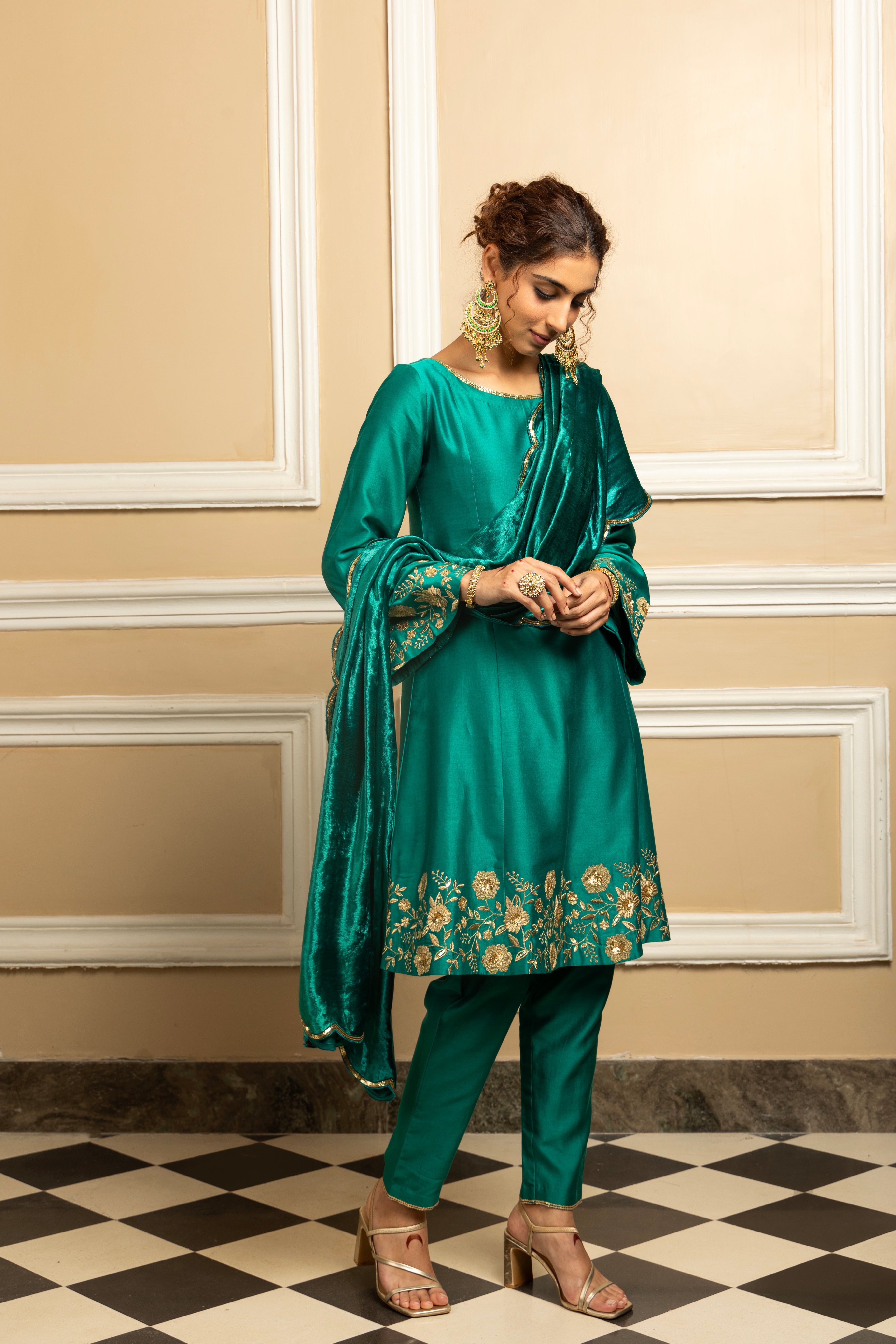 EKAYA GREEN SILK CHANDERI KURTA SET WITH VELVET SHAWL