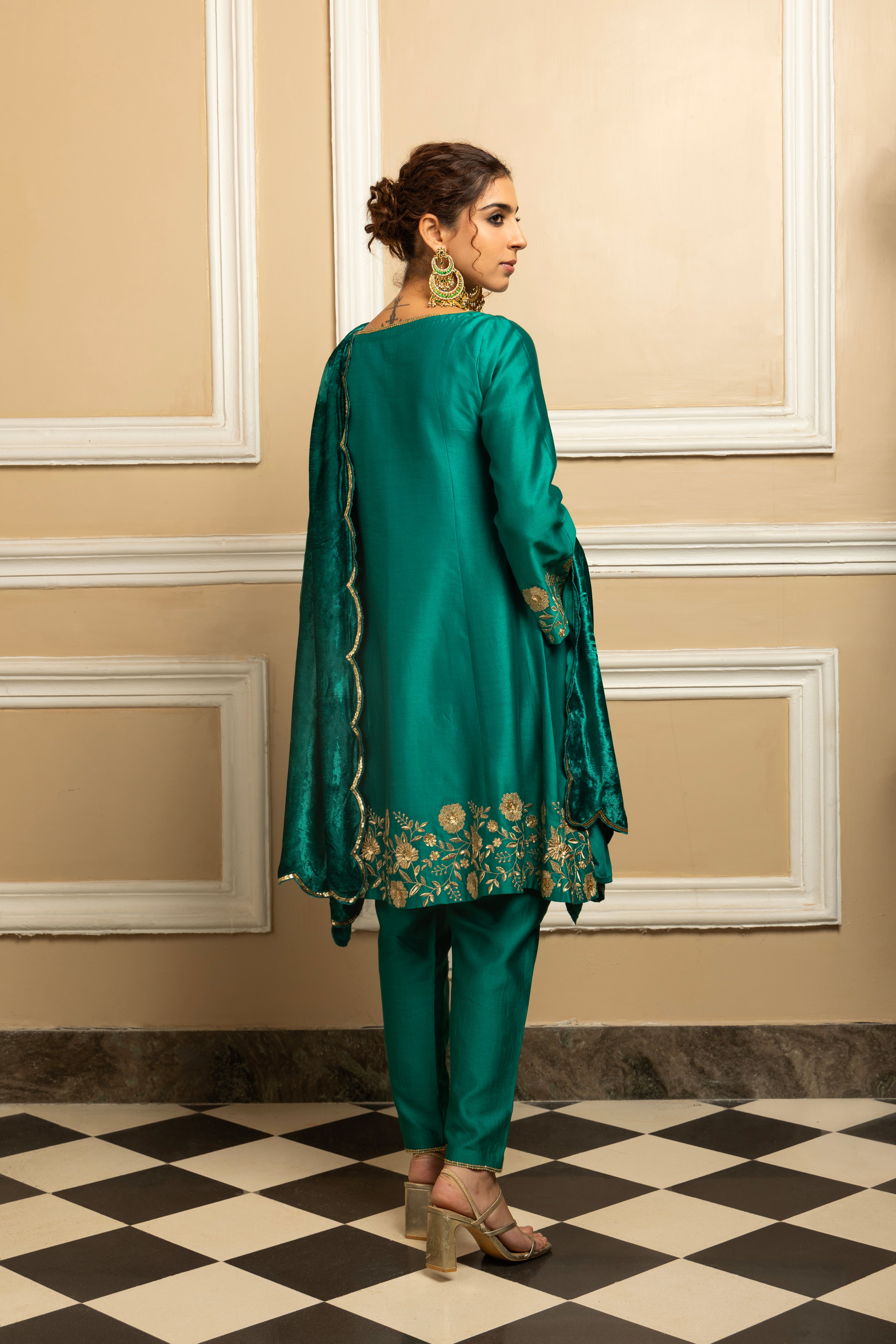 EKAYA GREEN SILK CHANDERI KURTA SET WITH VELVET SHAWL