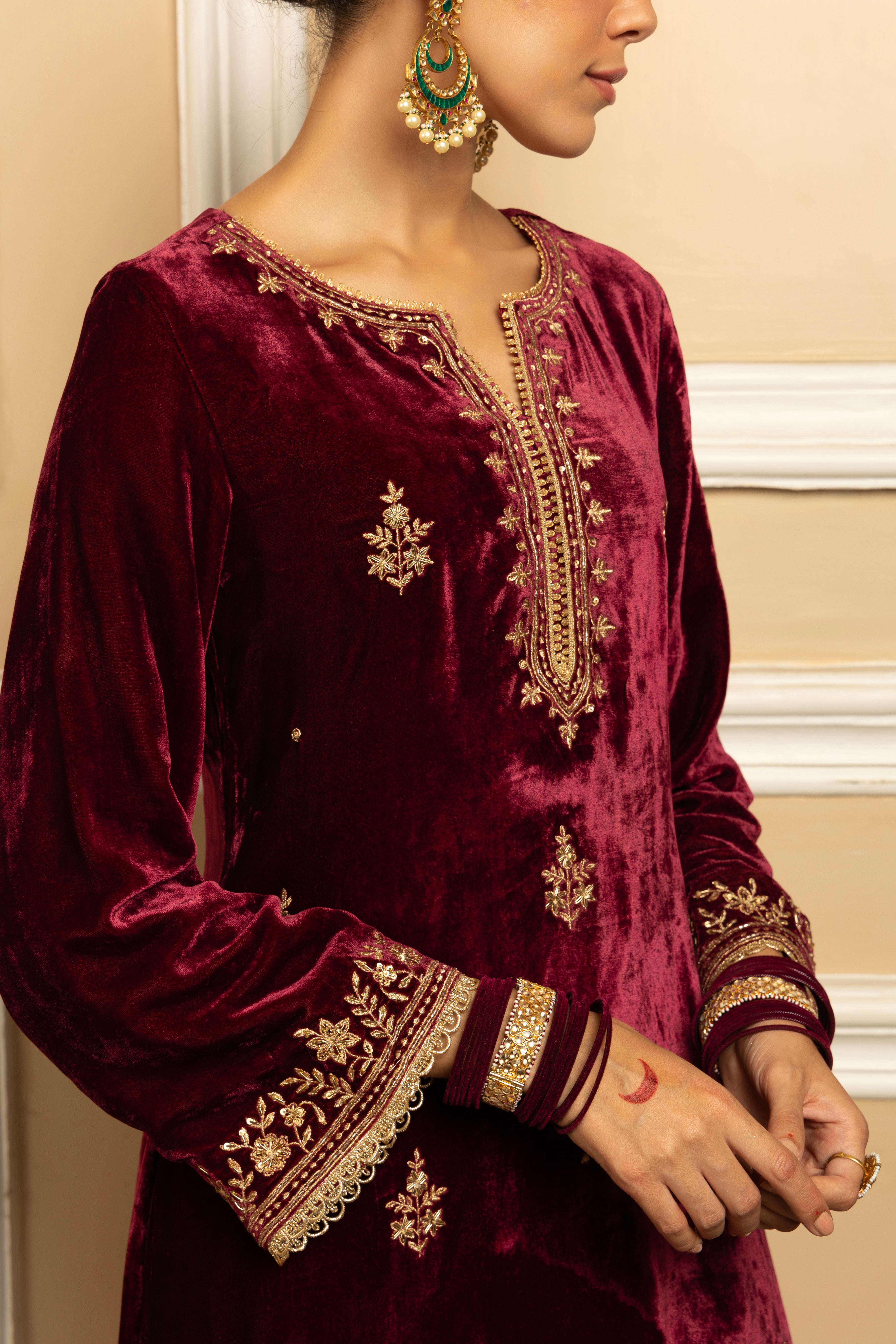 MEHFIL PLUM SILK VELVET KURTA SET