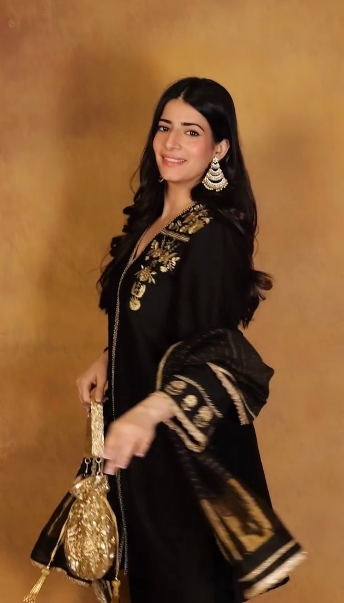 KASHNI KAPOOR IN  ZAHRA BLACK SILK CHANDERI HANDCRAFTED KURTA SET