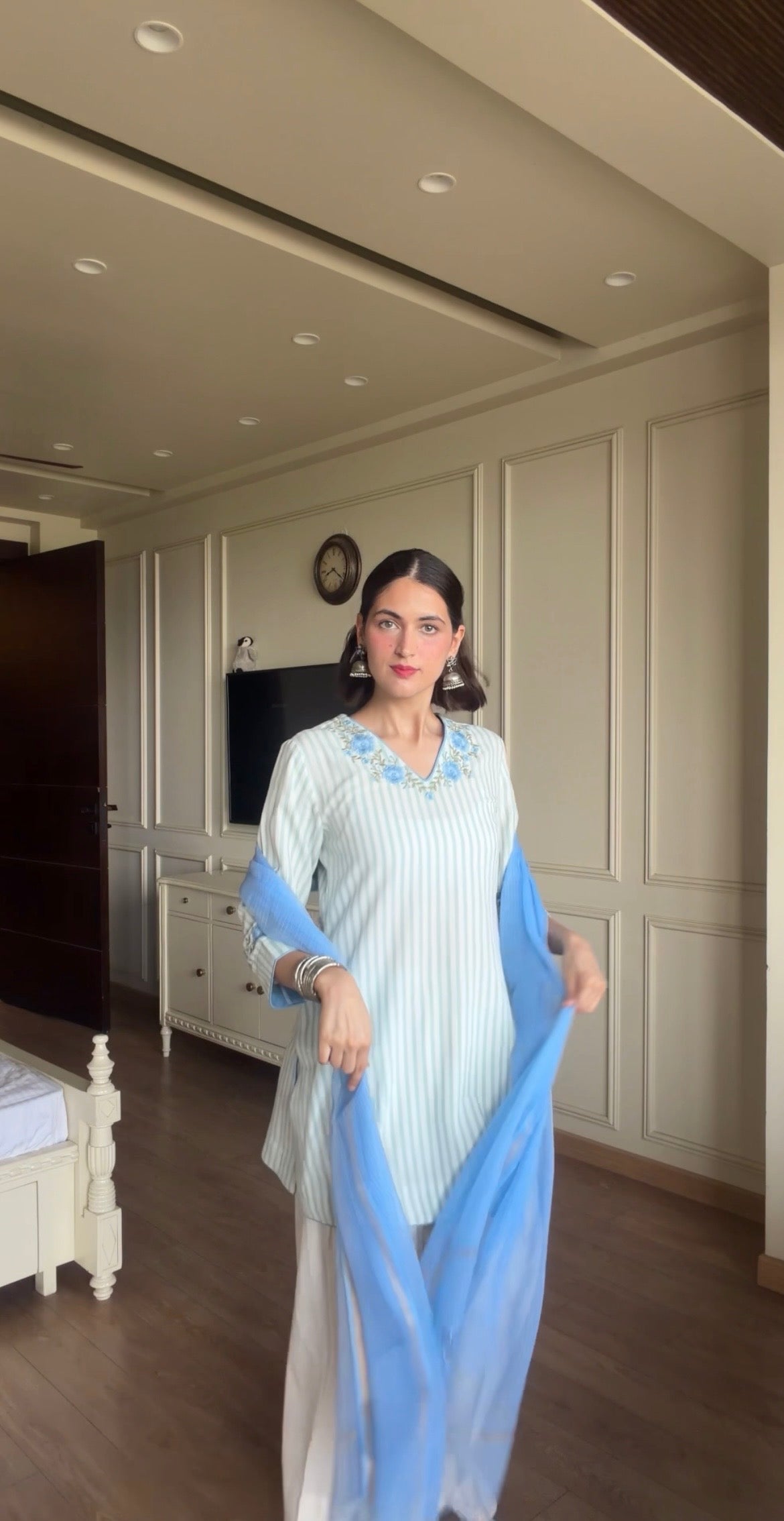 Arisha Amitha in Zainab Green Embroidered Yarn Dyed Handcrafted Kurta Set with Farshi Salwar
